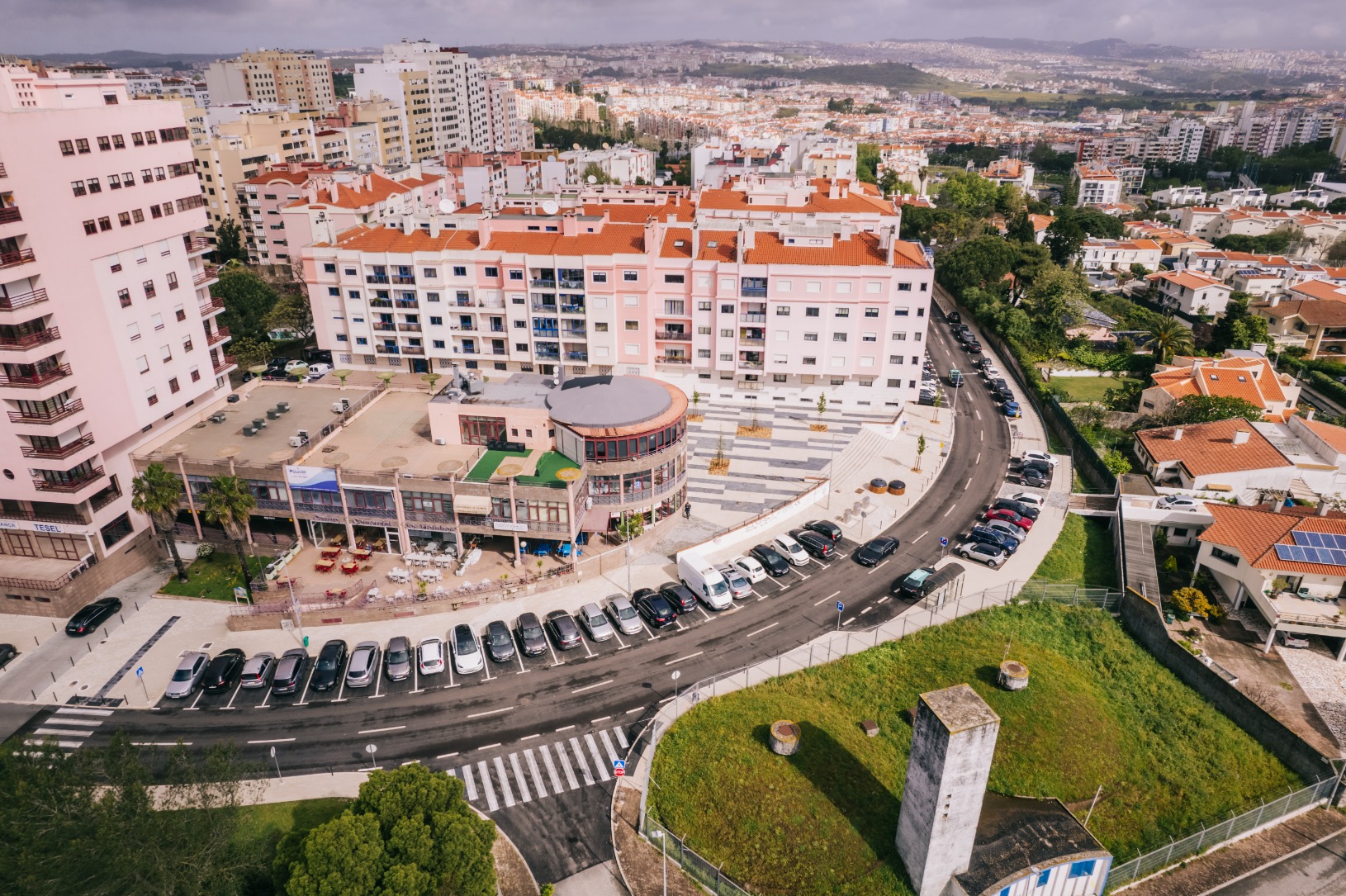 Requalificação dos arruamentos e zonas envolventes da Avenida da Quinta Grande - Alfragide, pela Unikonstroi